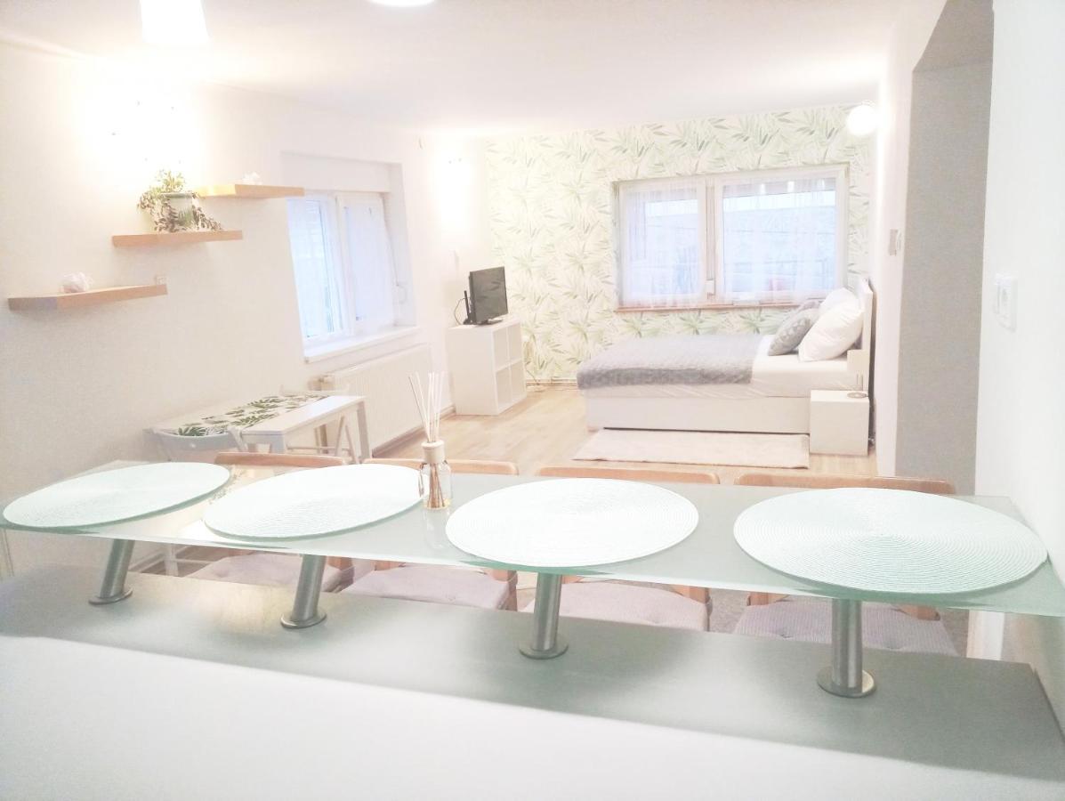 Stardust Apartman Pecs Exterior photo